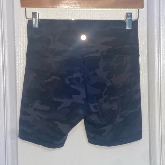Lululemon Wunder Train High-Rise Short 6"
Heritage 365 Camo Deep Coal Multi Sz 8 - Picture 7 of 7